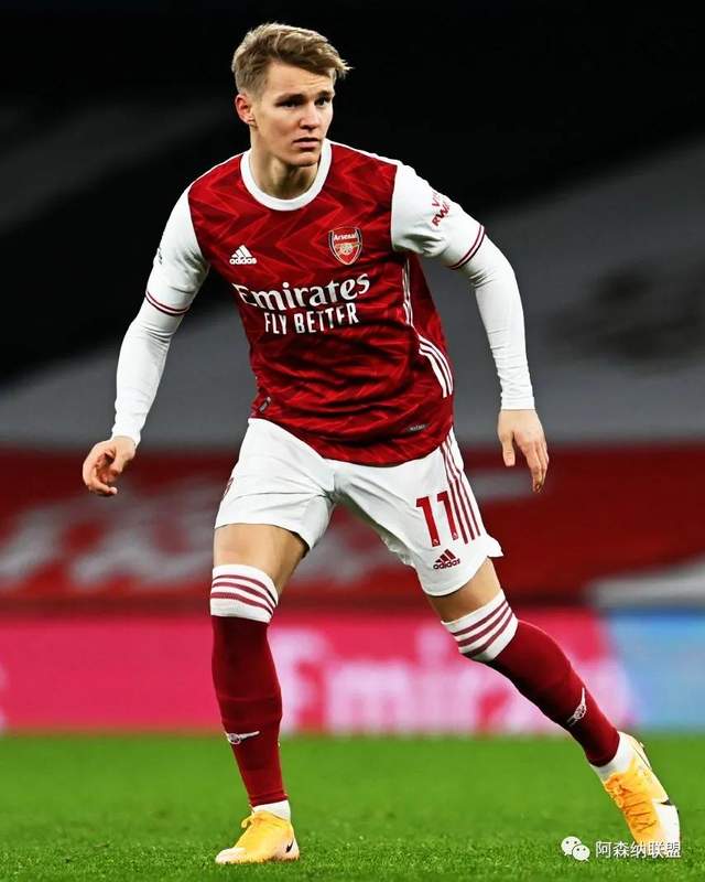 新一轮的欧冠势力版图更新：本轮阿森纳击败拜仁慕尼...（欧冠格局再洗牌：阿森纳本轮力克拜仁慕尼黑）