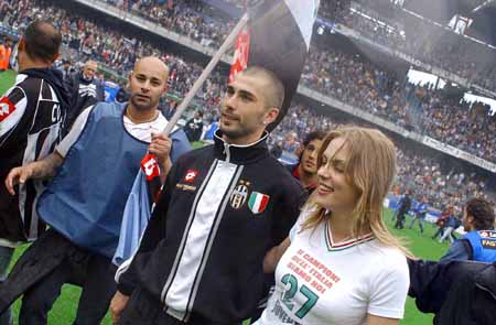 德转列瑞士球员历史身价前10：扎卡5000万欧第1，阿坎吉第2（德转发布瑞士球员历史身价前十：扎卡以5000万欧领跑，阿坎吉位列第二）