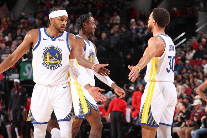 日职联半场：莱奥建功，知念庆破门被吹，鹿岛1-0横滨水手（半场战报：莱奥先拔头筹，知念庆进球被判无效，鹿岛暂1-0领先横滨水手）